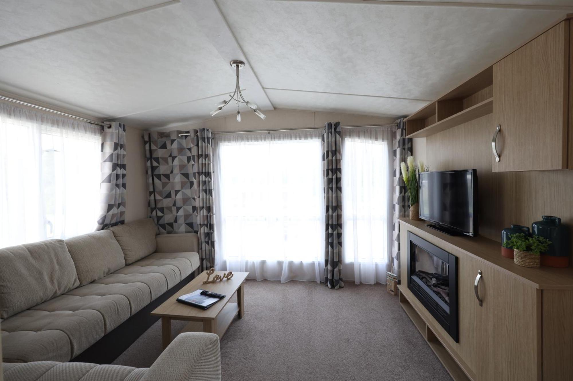 Mercury Yacht Harbour And Holiday Park Bursledon Exterior foto